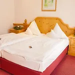 Elbhotel Hotel 3*